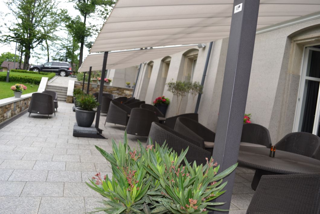 FIM Flexy Aluminum 8' x 16' Rectangular Offset Patio Umbrella